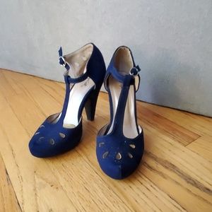 Vintage I spired T strap heels